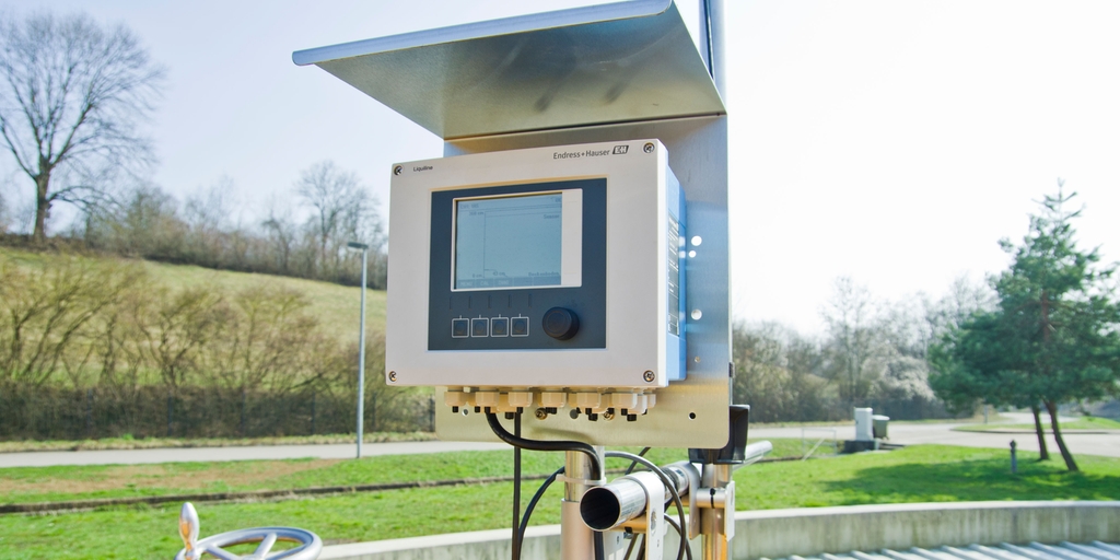 Sludge level sensors and transmitters Sludge level sensors and transmitters