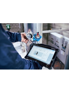 Temperature transmitters iTEMP TMT31 can be parametrized in the field